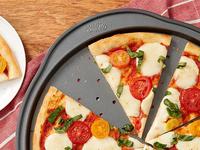 It's all about the base with the best pizza pan