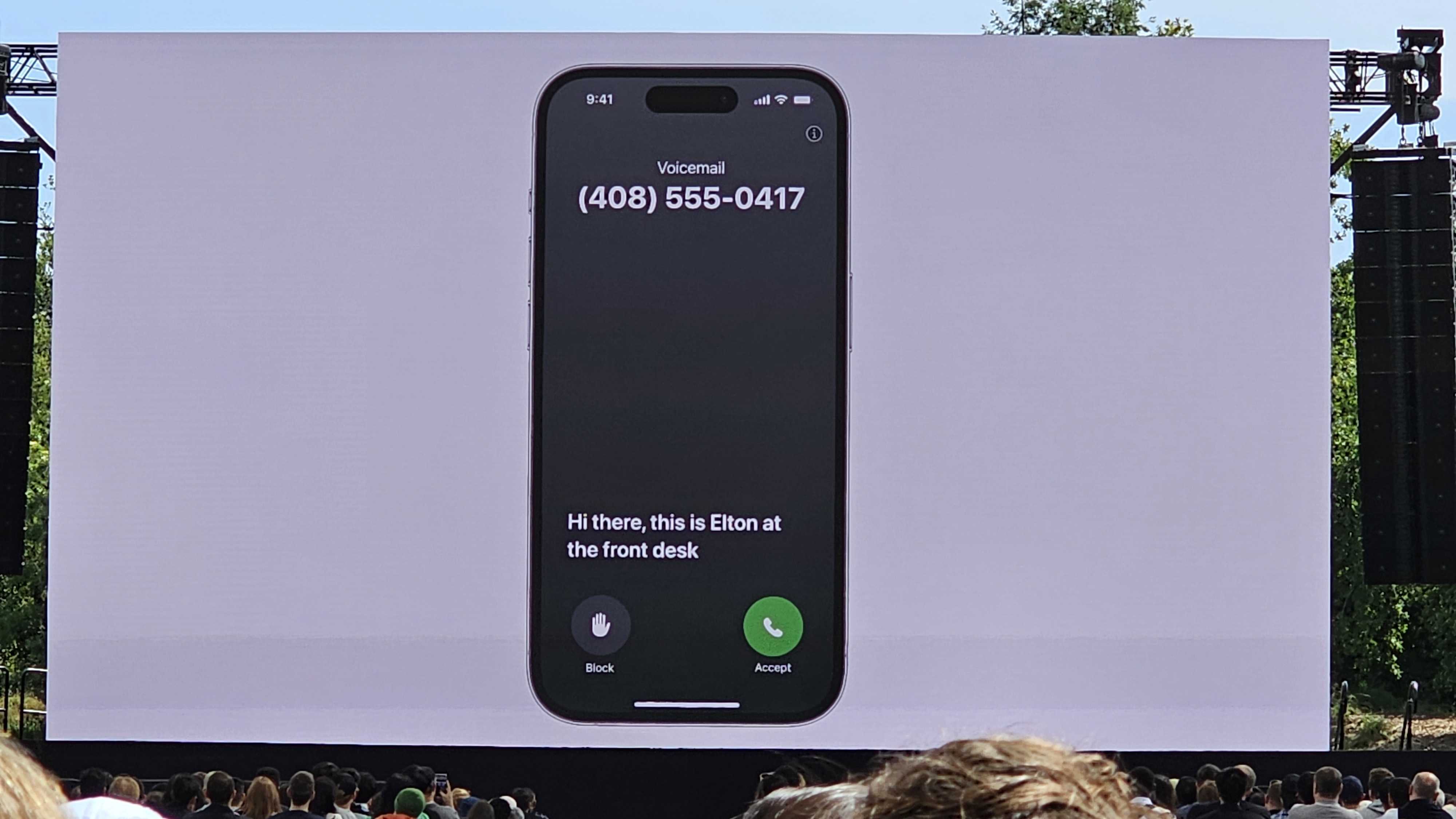 Voice answering in iOS 17 previews voice mail